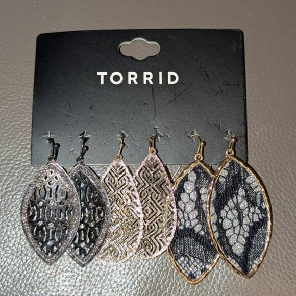 NEW Torrid 3 Pairs Sugardust Filigree Lace Cutout Drop Hanging Earrings Set Gold - Picture 2 of 3